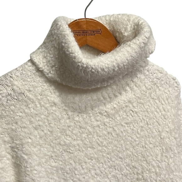 Aerie White Fuzzy Sweater - Picture 5 of 7